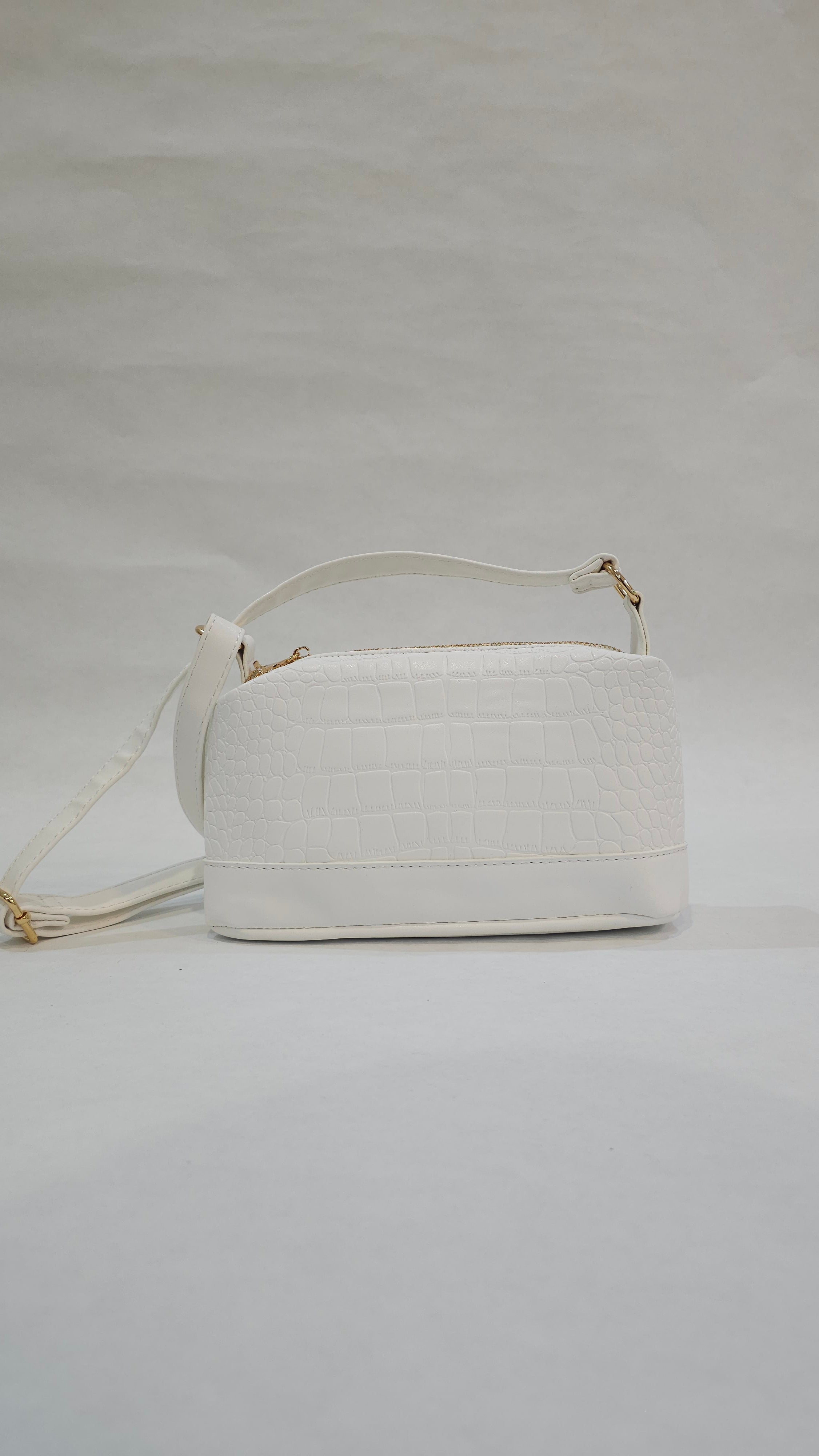 Sac à bandouliere à 3 compartiment de marque espagnole🇪🇸