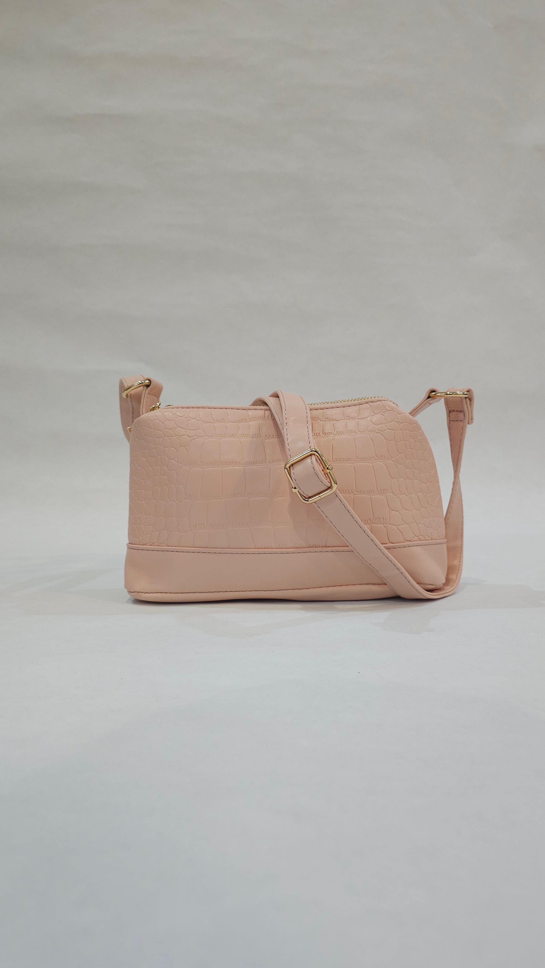 Sac à bandouliere à 3 compartiment de marque espagnole🇪🇸