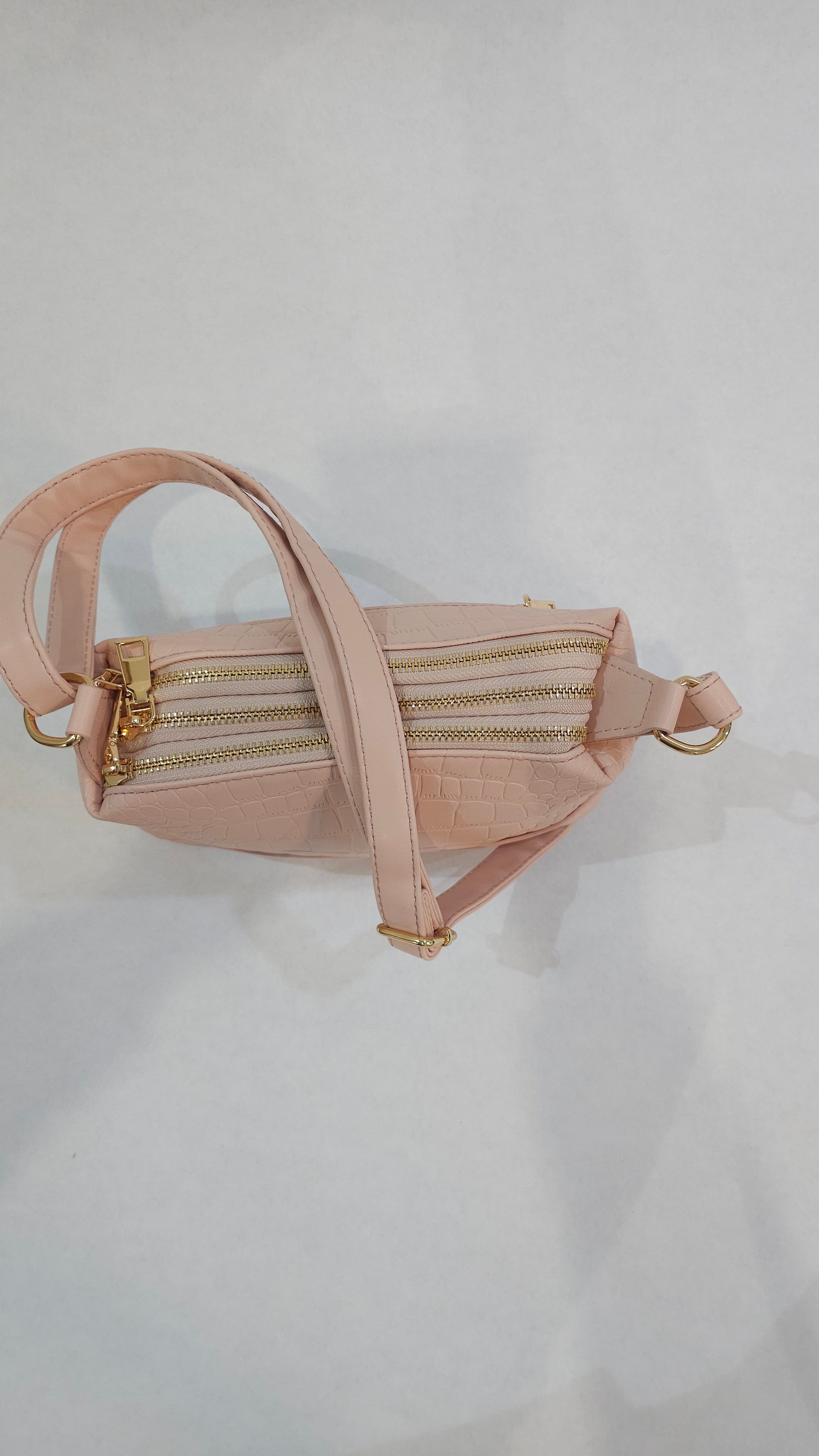 Sac à bandouliere à 3 compartiment de marque espagnole🇪🇸