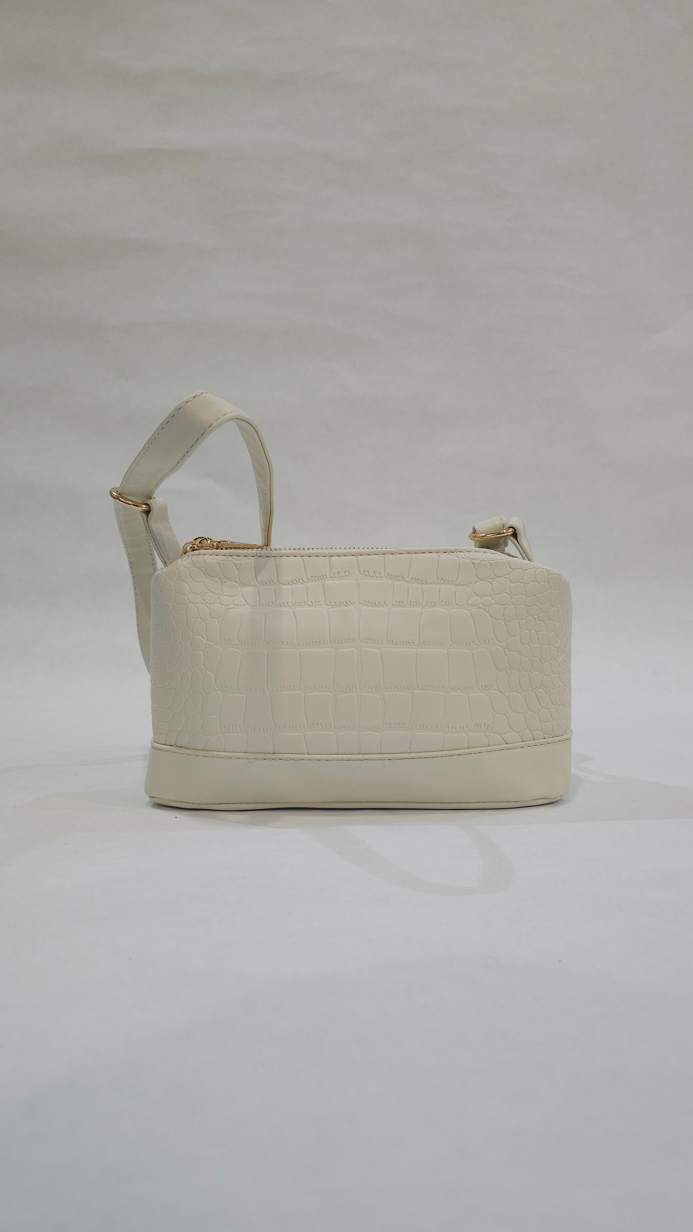 Sac à bandouliere à 3 compartiment de marque espagnole🇪🇸